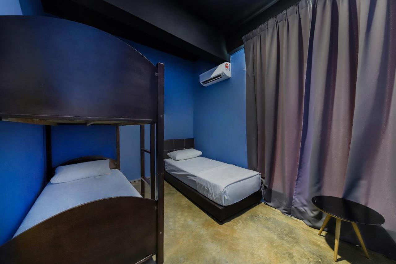 Spot On 89956 The Blue Hotel 2*