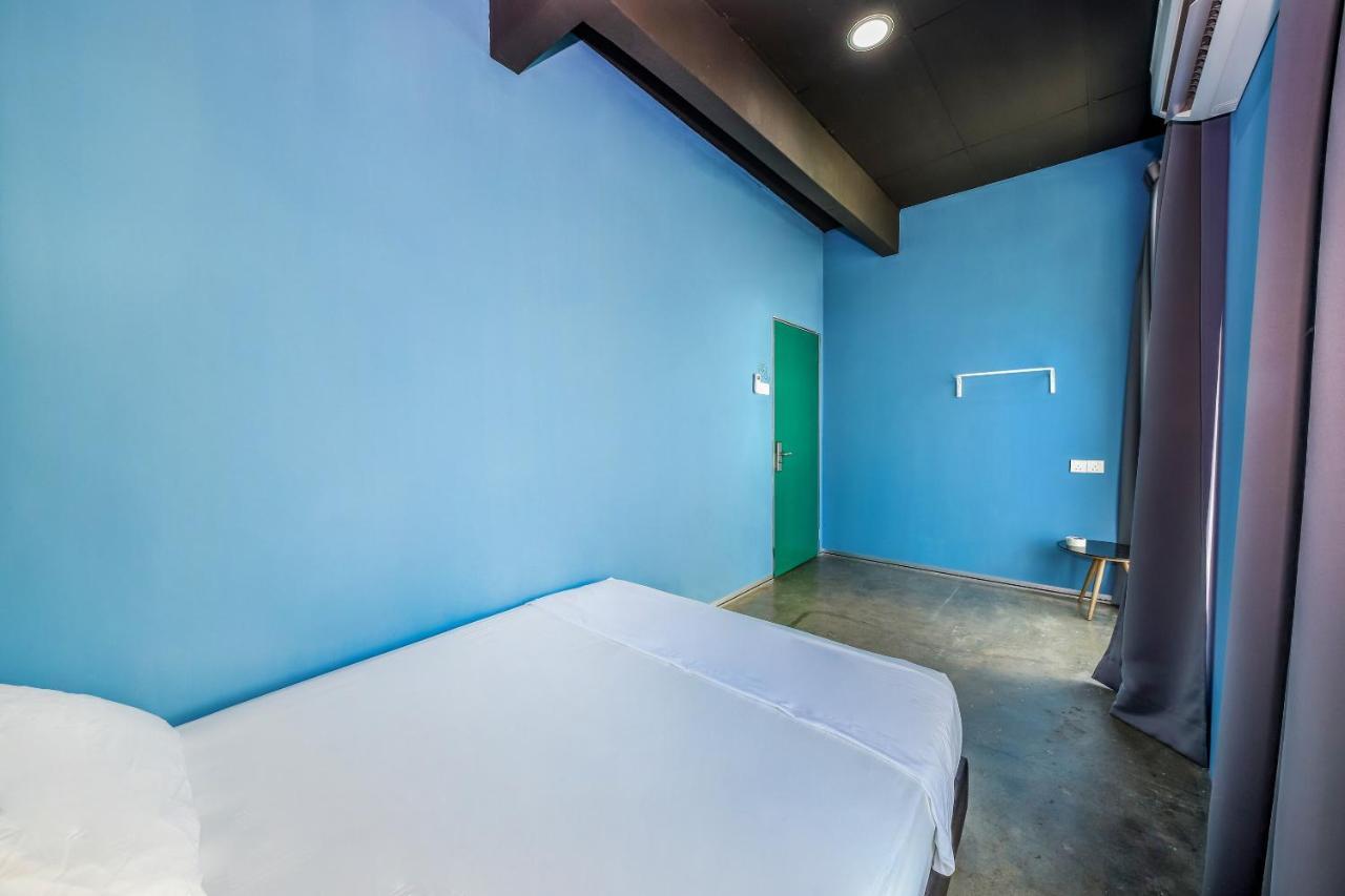 Spot On 89956 The Blue Hotel 2*